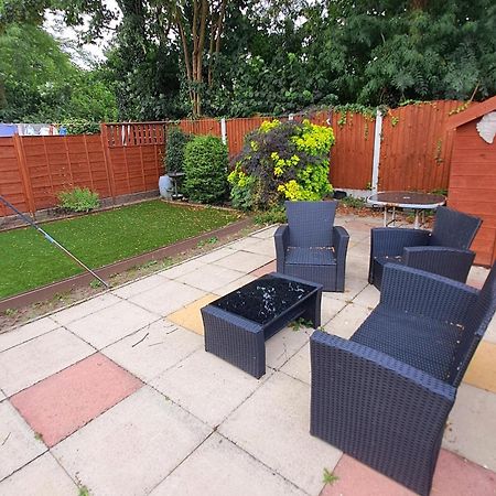 Dalton House - Three Bedroom Property Stretford Free Parking Near The Trafford Centre Manchester Dış mekan fotoğraf
