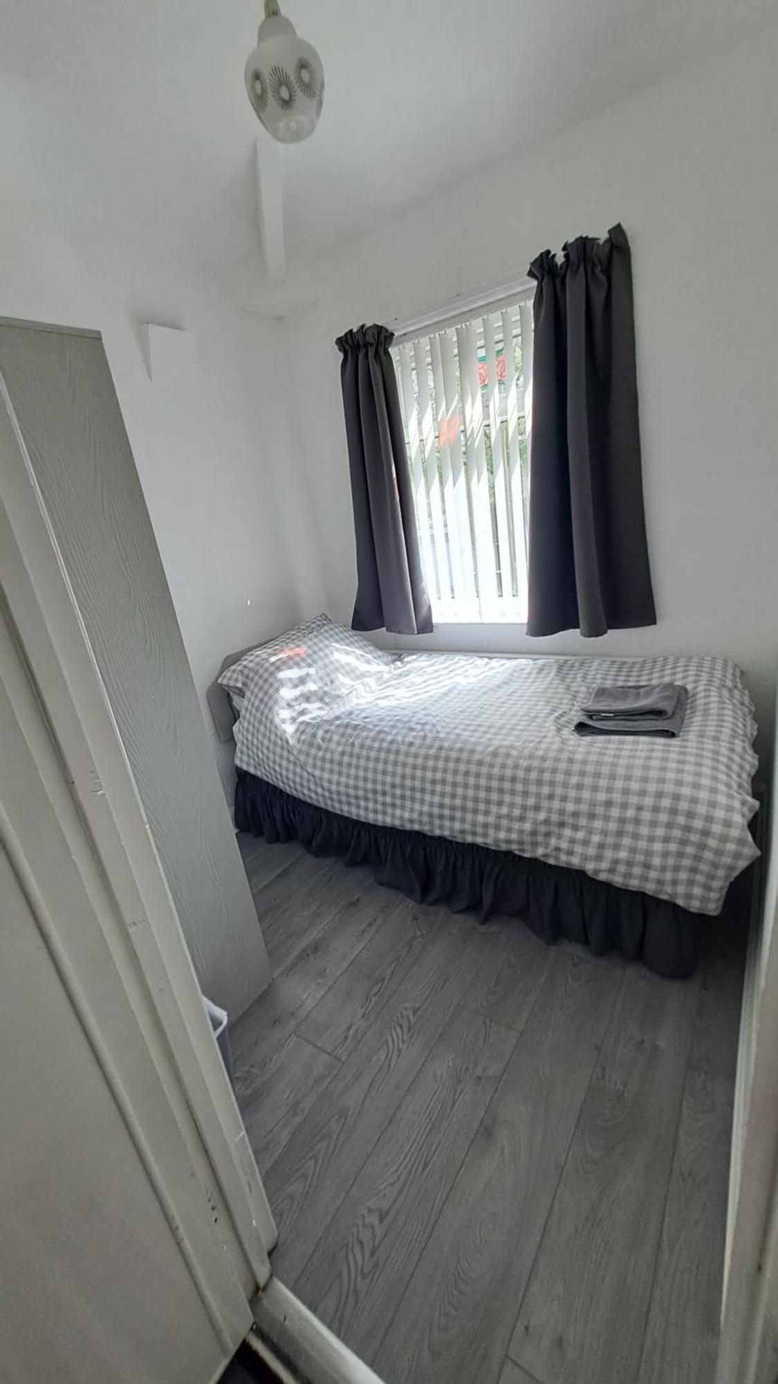 Dalton House - Three Bedroom Property Stretford Free Parking Near The Trafford Centre Manchester Dış mekan fotoğraf